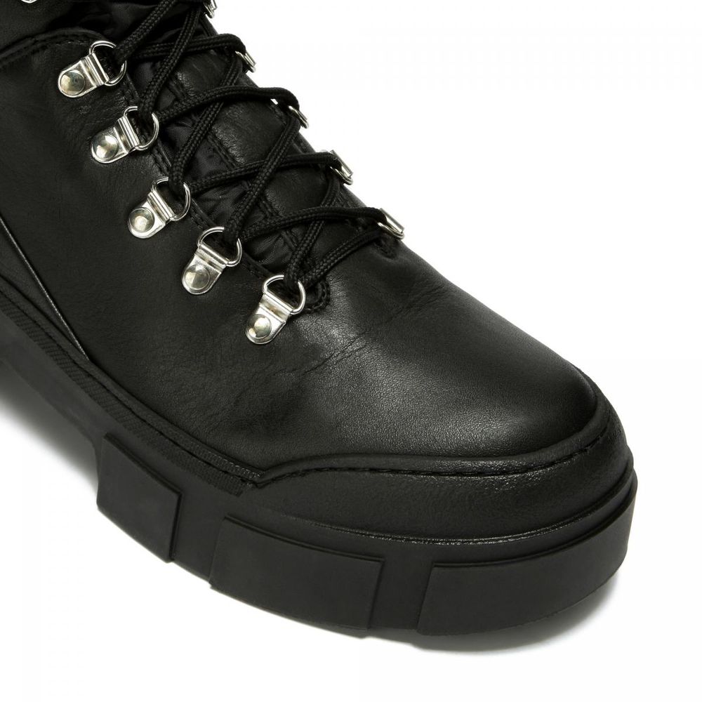 Кожаные ботинки