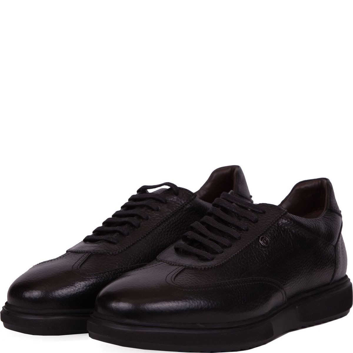 Кожаные кроссовки