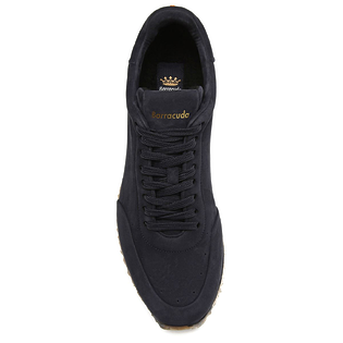 Замшевые кроссовки